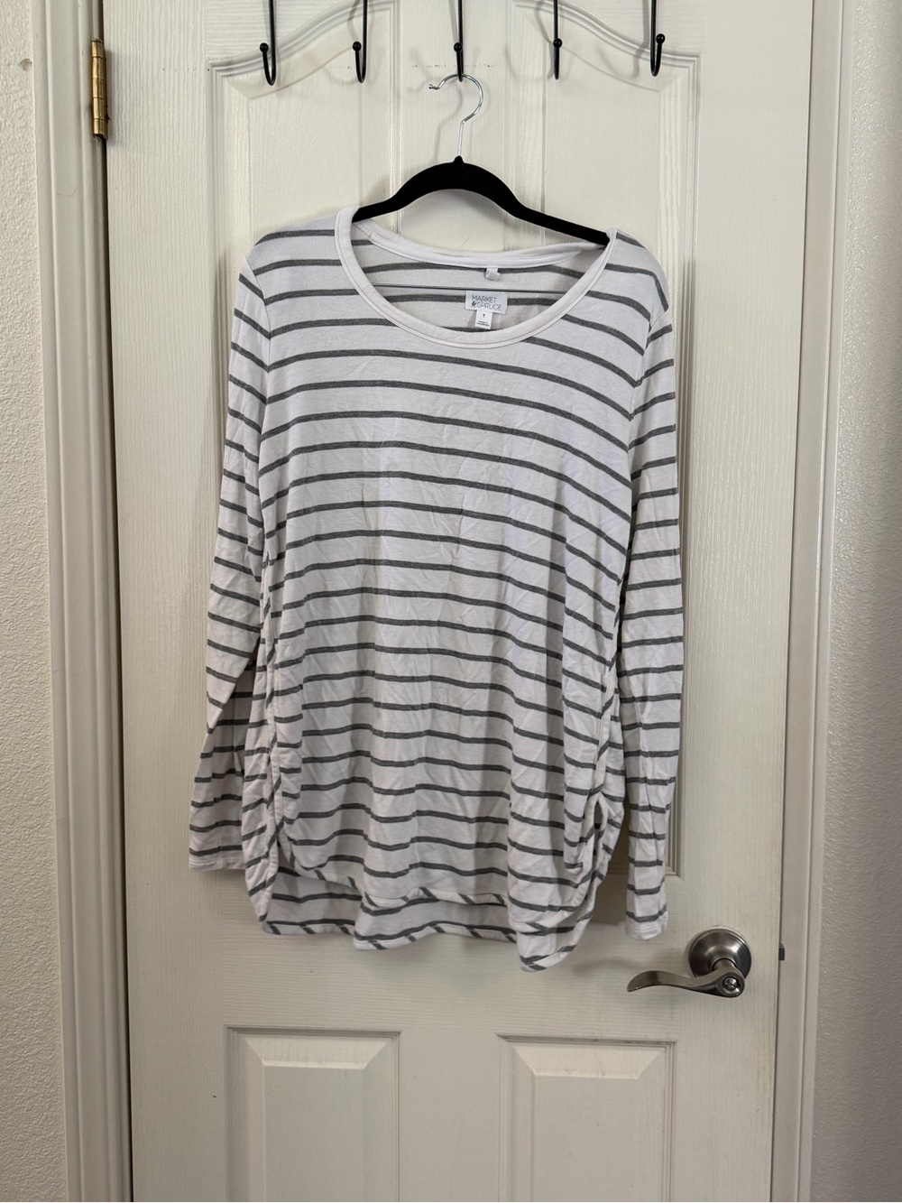 Market & Spruce White and Gray Striped Long Sleeve Tee